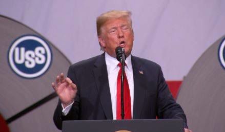 Trump touts trade, tariffs in visit to Illinois